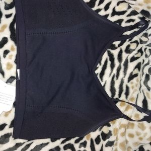 Fabletics Delta Seamless Midi Bra